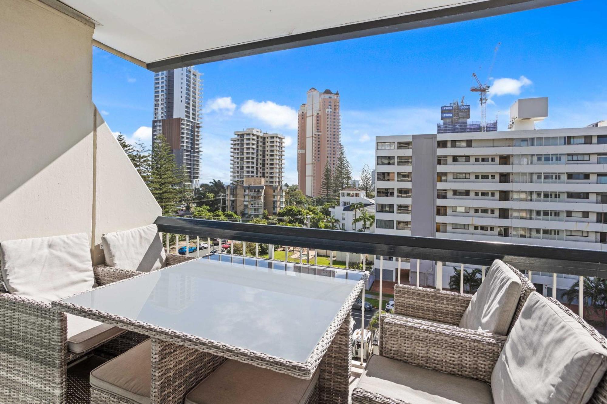 Hi Ho Beach Apartments On Broadbeach Gold Coast Luaran gambar